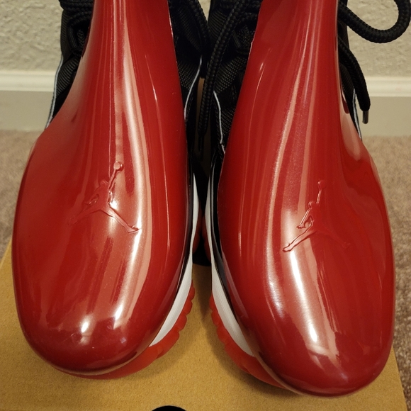 Jordan 11 Breds - Picture 7 of 7